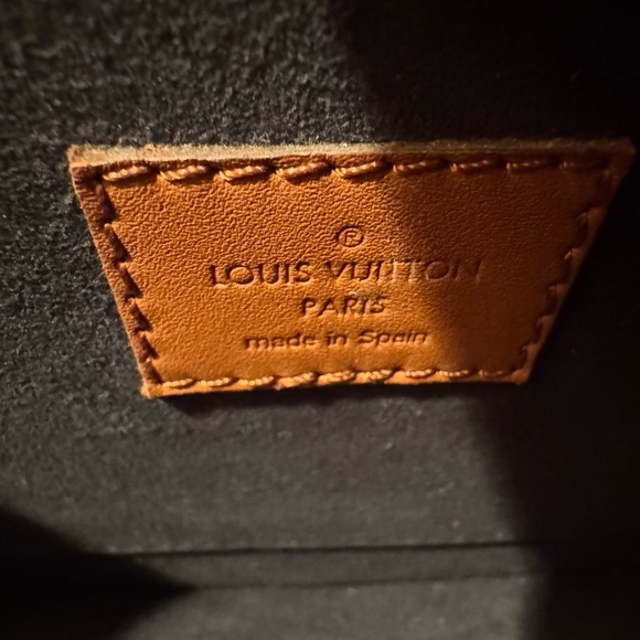 Louise Vuitton Dauphine MM - Picture 4 of 4